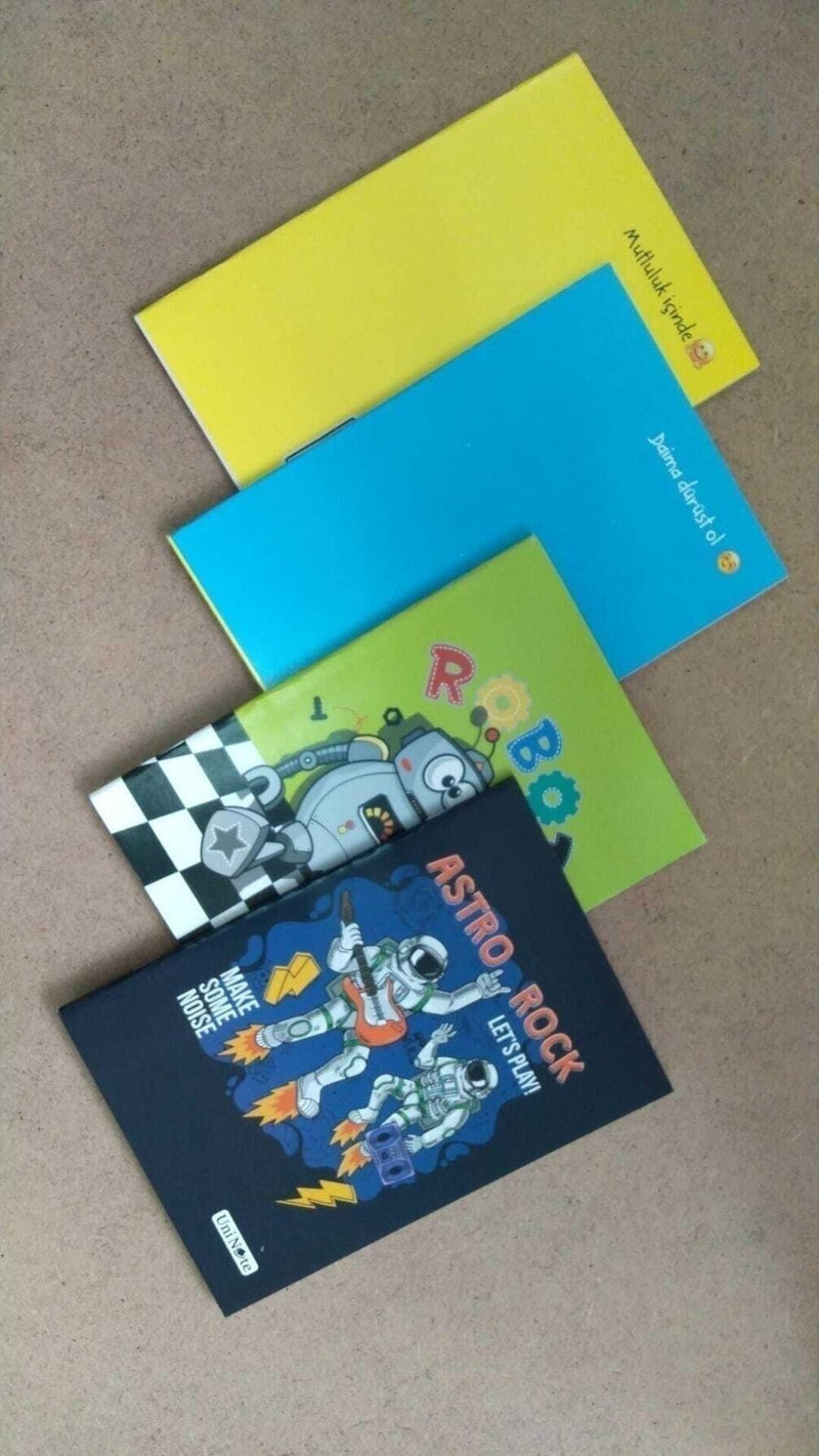 cinar-4-adet-a5-40-yaprak-cizgili-karton-kapak-defter-66c1aac92e03f.jpg Çınar 4 Adet A5 40 Yaprak Çizgili Karton Kapak Defter - Görsel 1